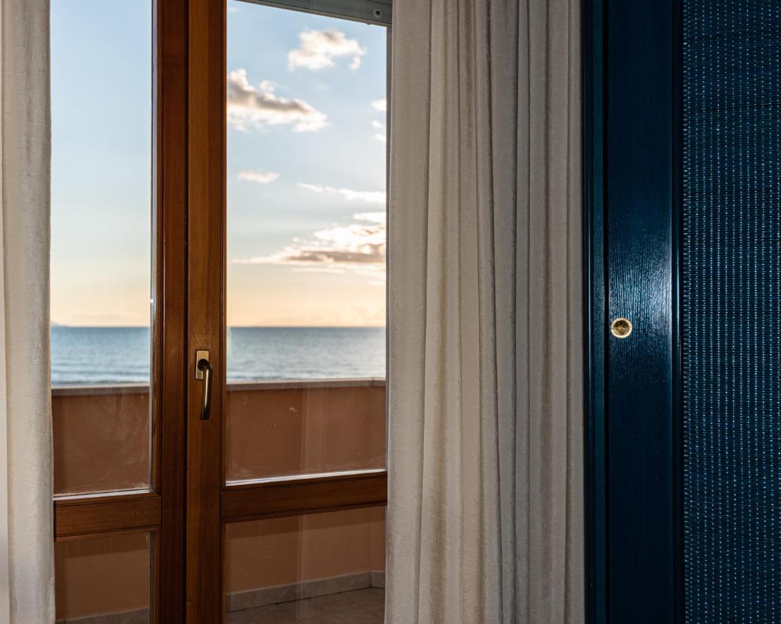 Hotel Il Delfino San Vincenzo Exterior foto
